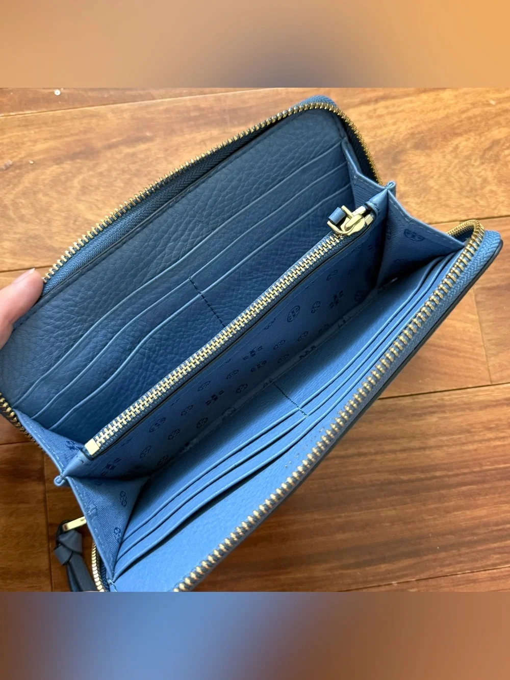 Tory Burch Pebbled Leather Zip Wallet with Gold Logo